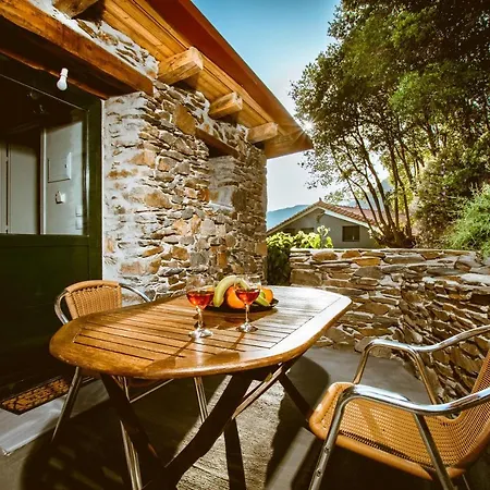 Ellafos Traditional Living Appartement *