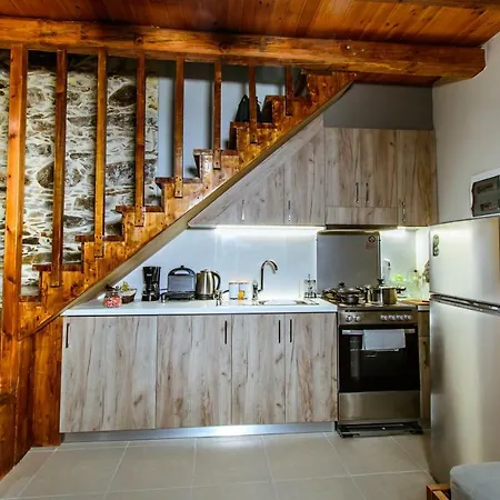 Ellafos Traditional Living Appartement *