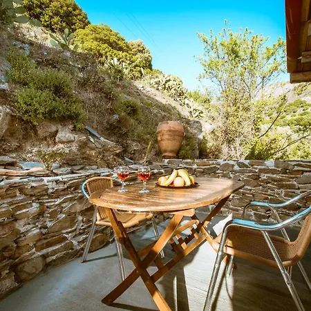 Ellafos Traditional Living Apartamento