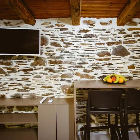 Ellafos Traditional Living Apartamento *